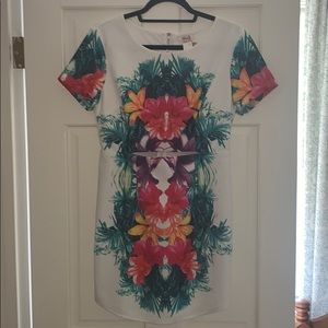 White floral short sleeve dress